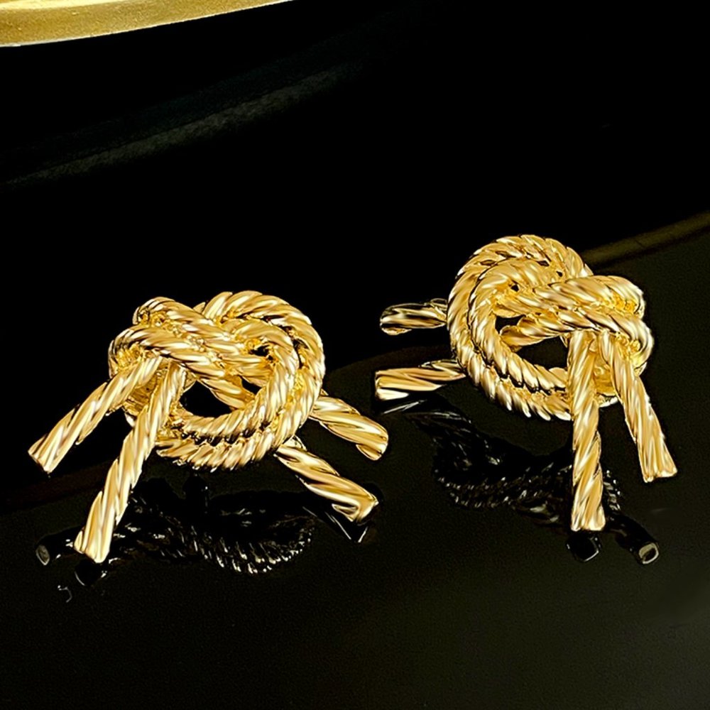 Gold knotted earrings